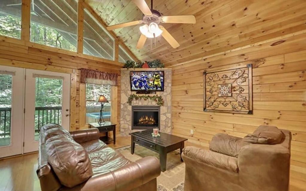 Creekside Paradise Found! One-Bedroom Mountain Cabin In Pigeon Forge Sevierville Zewnętrze zdjęcie